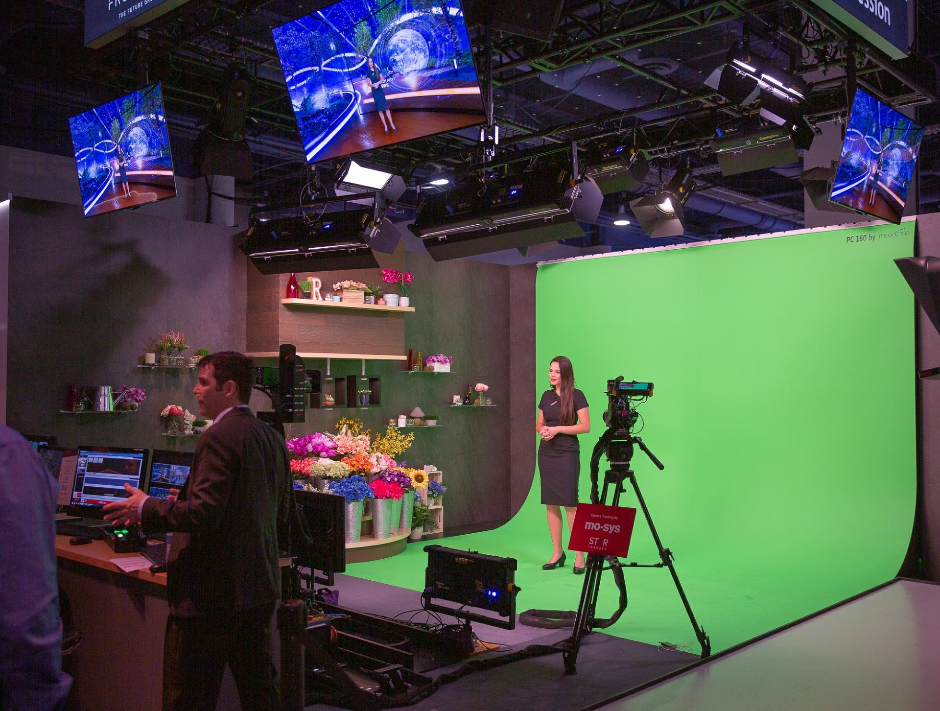 PC160 portable green screen background