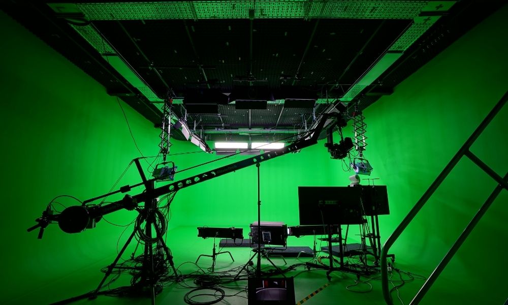 Benefits of Using a Green Screen in Your Studio