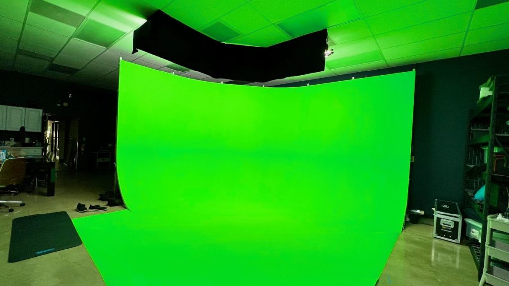 Choosing between Green Screen Paint and Green Screen Flooring Material