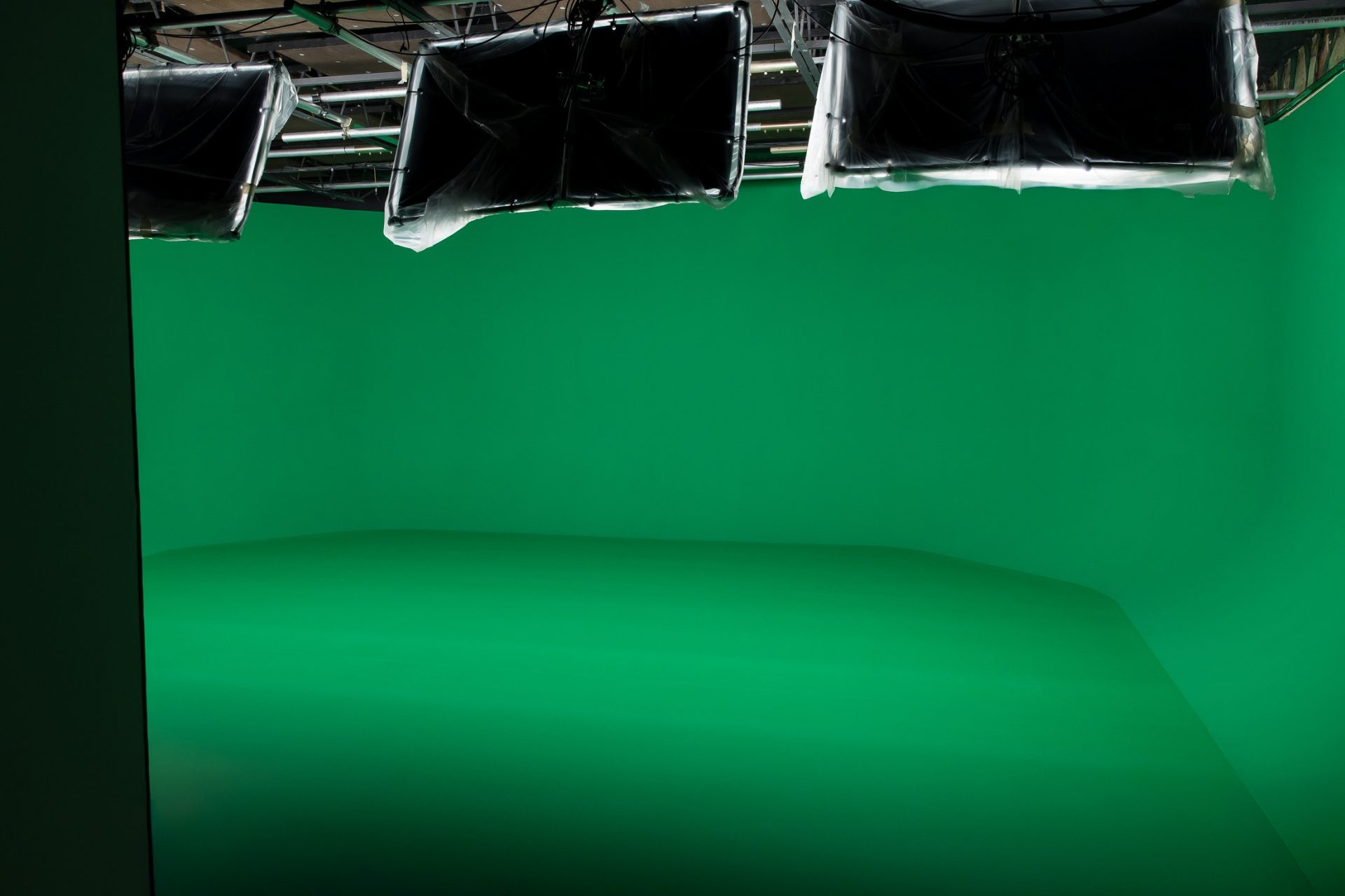Pro Matte® Dark Virtual Green® Chroma Key Flooring